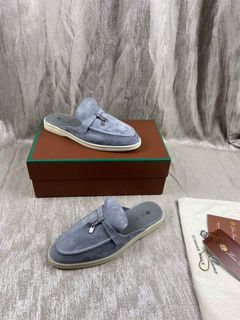 (Category: ) located in . Submitted by shoes_locker (Listing ID 1371205809, Image 1). Description: .