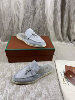 (Category: ) located in . Submitted by shoes_locker (Listing ID 1371205989, Image 1). Description: .