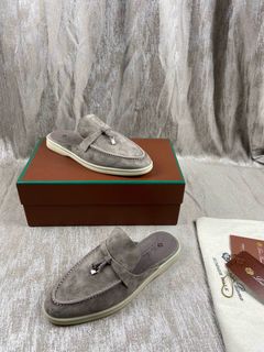 (Category: ) located in . Submitted by shoes_locker (Listing ID 1371206150, Image 1). Description: .