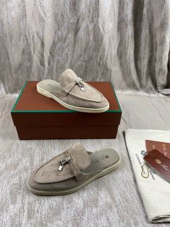 (Category: ) located in . Submitted by shoes_locker (Listing ID 1371206373, Image 1). Description: .