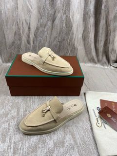 (Category: ) located in . Submitted by shoes_locker (Listing ID 1371206564, Image 1). Description: .