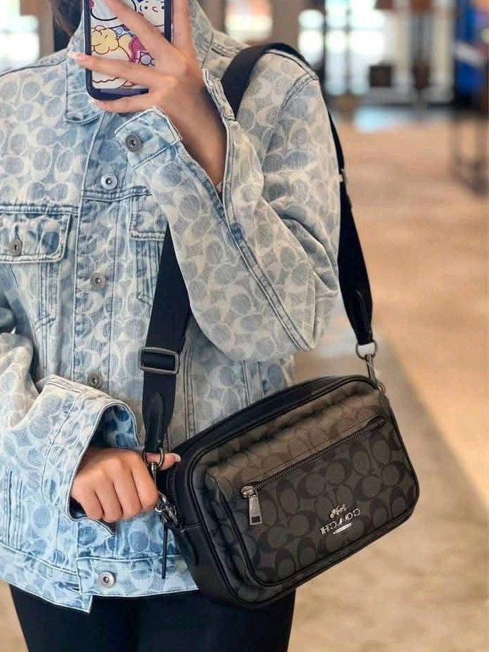 Coach Elias Crossbody (Category: Luxury Bags & Wallets) located in Manila. Submitted by msddirectfactoryoutlet (Listing ID 1371314877, Image 1). Description: .