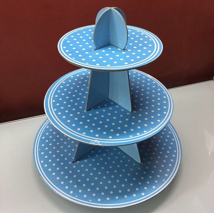 Cupcake Stand (Category: Bakeware) located in Manila. Submitted by coolandchic (Listing ID 1367617908, Image 1). Description: .