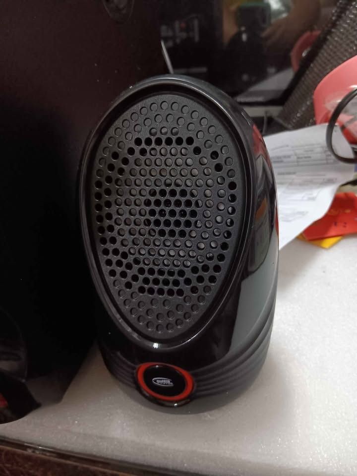 dbaudio Sub-Beat 2.1 Multimedia Bluetooth Music Speaker System (Category: Soundbars, Speakers & Amplifiers) located in Pasay City. Submitted by enrico_appliances (Listing ID 1371205609, Image 3). Description: -Power rating: 15 watts + 10 watts x2 -Series model: Sub-Beat 2.1 -Functions: Bluetooth; USB Port; SD Card; AUX -Ideal for multimedia use, desktop computers sound system NOTE: Please expect minimal markings on some portions of the unit. Actu