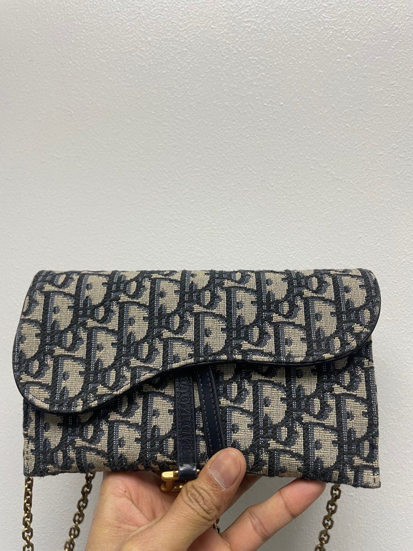DIOR Saddle pouch Oblique Canvas wallet chain bag (Category: Luxury Bags & Wallets) located in Manila. Submitted by luxemax_09 (Listing ID 1371213758, Image 1). Description: .