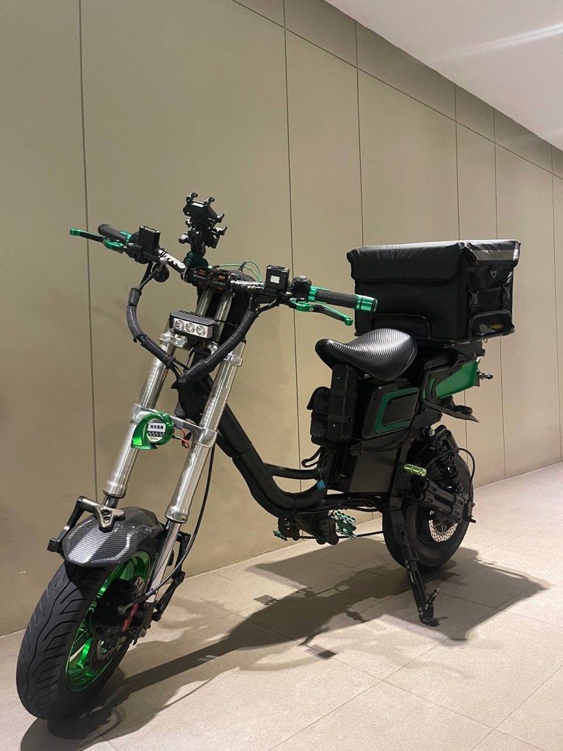 Diwang Ebike (Category: E-Scooters & E-Bikes) located in Singapore. Submitted by hilman.hidayat.549 (Listing ID 1371348586, Image 1). Description: Interested buyer only !! Won’t entertain low buyer Negotiable Pm for Specs.