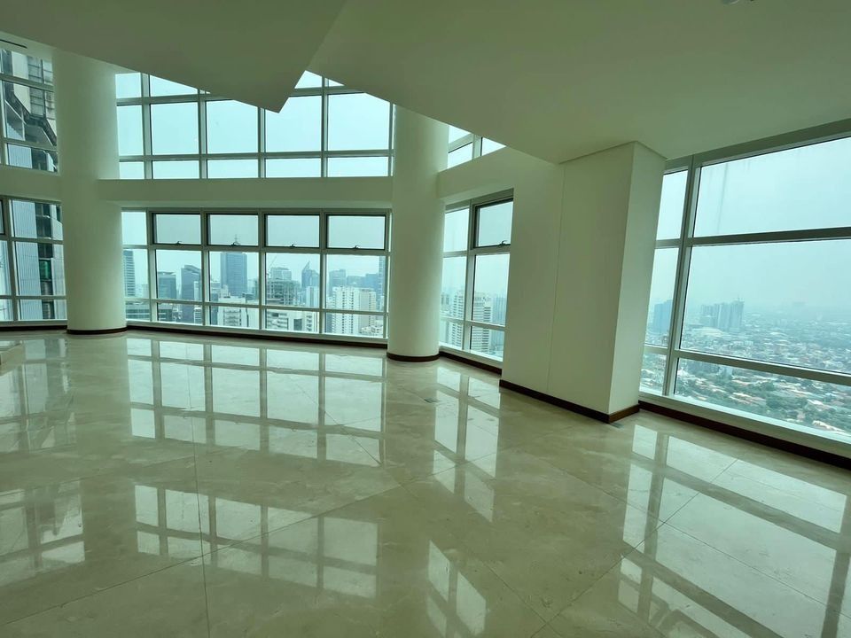View of For Sale: Two Roxas Triangle - 4 Bedroom Bi-Level Penthouse Unit, 493 ...