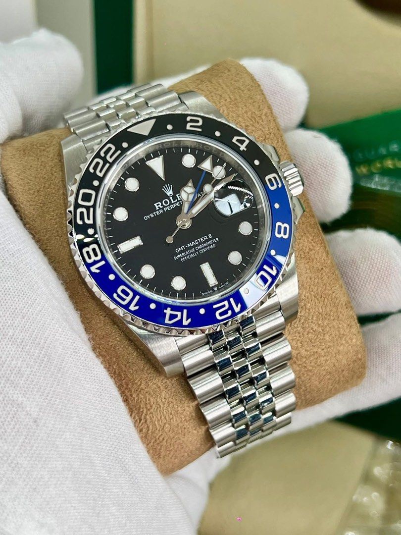 GMT batgirl (Category: Luxury Watches) located in Cabanatuan. Submitted by albertgonzales27 (Listing ID 1371210022, Image 2). Description: GMT Master II Ceramic Batgirl Reference 126710BLNR 2024 year model 5 years warranty, until 2027 40mm case size / Jubilee bracelet NFC card 9.5/10 like new condition (Unpolished) Complete full set Trades accepted up or down P998,000 only .