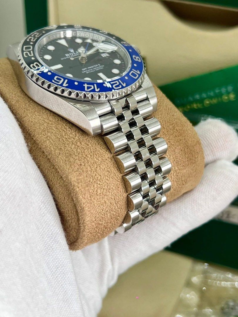GMT batgirl (Category: Luxury Watches) located in Cabanatuan. Submitted by albertgonzales27 (Listing ID 1371210022, Image 3). Description: GMT Master II Ceramic Batgirl Reference 126710BLNR 2024 year model 5 years warranty, until 2027 40mm case size / Jubilee bracelet NFC card 9.5/10 like new condition (Unpolished) Complete full set Trades accepted up or down P998,000 only .