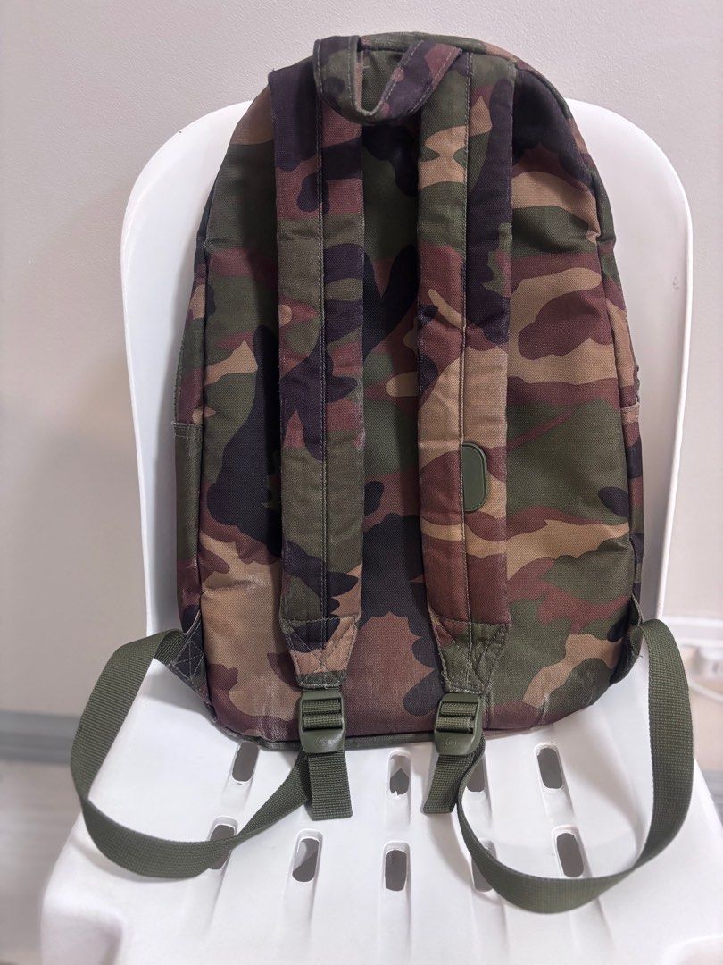 HERSCHEL backpack (original and authentic) (Category: Backpacks) located in Manila. Submitted by tsimicha (Listing ID 1371277812, Image 2). Description: Original and authentic HERSCHEL backpack in army design with multiple pockets and pleasing interior design. .