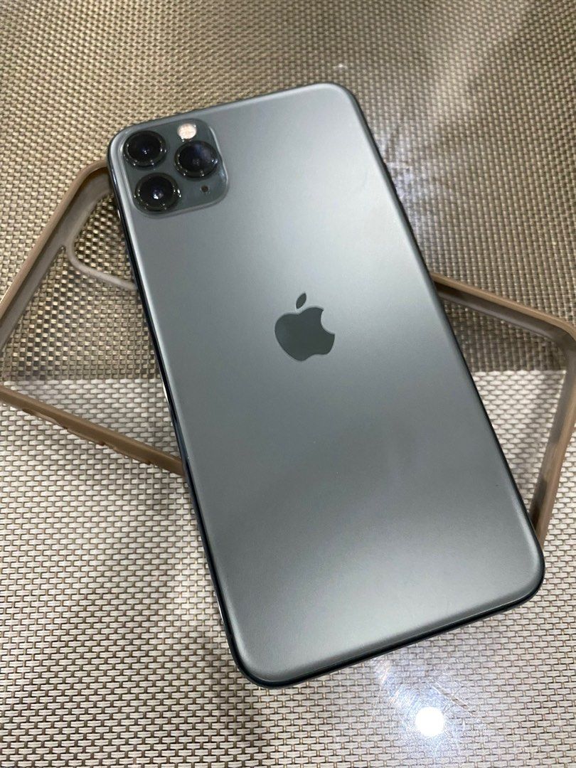 iphone 11 pro max 256 gb (Category: iPhone 11 Series) located in Dasmarinas. Submitted by diseotso (Listing ID 1371284001, Image 1). Description: iphone 11 pro max 256gb (nego) Lady owned 256 GB Factory Unlock Graphite 77% BH Still nego for sure buyer No issue No history of repair Check want to sawa .