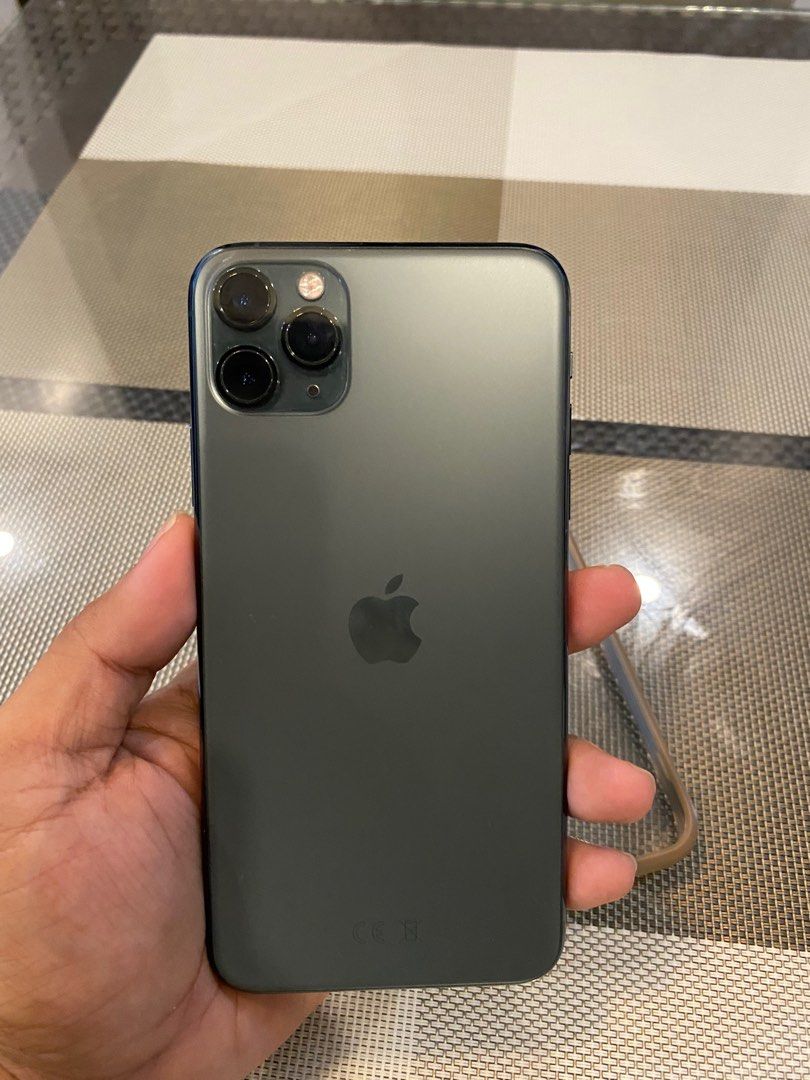 iphone 11 pro max 256 gb (Category: iPhone 11 Series) located in Dasmarinas. Submitted by diseotso (Listing ID 1371284001, Image 2). Description: iphone 11 pro max 256gb (nego) Lady owned 256 GB Factory Unlock Graphite 77% BH Still nego for sure buyer No issue No history of repair Check want to sawa .