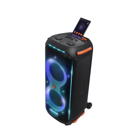 JBL Party Box 710 ｜800w ｜320 stage ｜Battery powered ｜Bluetooth｜Shlashproof ｜Chalet ｜Pool Party (Category: Soundbars, Speakers & Amplifiers) located in Singapore. Submitted by Okinawasg (Listing ID 1371207741, Image 1). Description: Features Powerful JBL Pro Sound Rock out with powerful JBL Pro Sound from two 6.5“ woofers that deliver clean, precise, deep bass even at top volume and a pair of 25mm dome tweeters that produce crystal clear highs. In