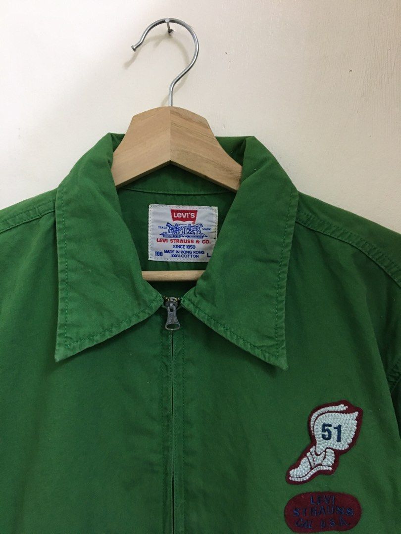 Levis Jacket (Category: Activewear) located in Kulai. Submitted by 2ndClothingStuff (Listing ID 1371333573, Image 3). Description: Levis Jacket Pit 22.5 Labuh 25.5 Size L Condition Masih cantik Harga Boleh Nego Berminat inbox atau whatsabi saya . Check no phone di profile Terima kasih.
