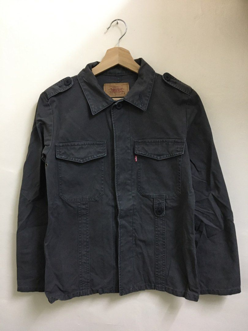 Levis Jacket (Category: Activewear) located in Kulai. Submitted by 2ndClothingStuff (Listing ID 1371334868, Image 1). Description: Levis Jacket Pit 19 Labuh 25 Size M Condition Masih cantik Harga boleh Nego Berminat inbox atau whatsabi saya . Check no phone di profile Terima Kasih.
