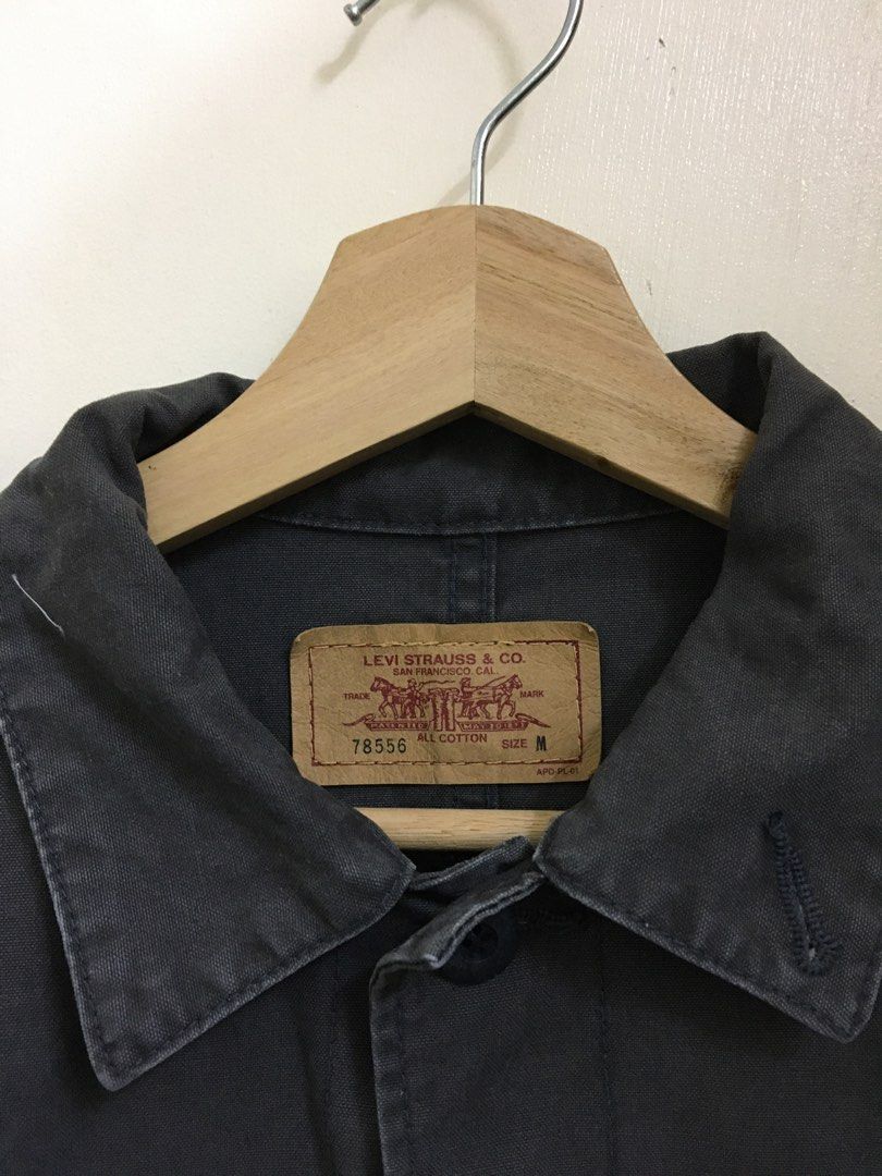 Levis Jacket (Category: Activewear) located in Kulai. Submitted by 2ndClothingStuff (Listing ID 1371334868, Image 3). Description: Levis Jacket Pit 19 Labuh 25 Size M Condition Masih cantik Harga boleh Nego Berminat inbox atau whatsabi saya . Check no phone di profile Terima Kasih.