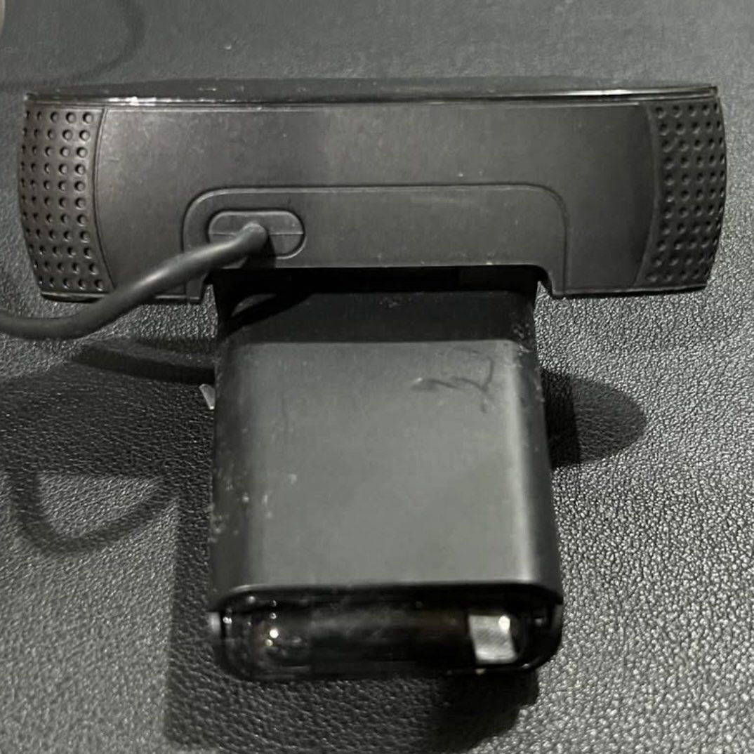Logitech C922 Pro Stream Webcam (Category: Webcams) located in Balanga. Submitted by wearaboutsbynilsntin (Listing ID 1371311884, Image 3). Description: Bought for 7,495 WEBCAM - Logitech C922 Pro Stream Webcam, HD 1080p/30fps or HD 720p/ 60fps Hyperfast Streaming, Stereo Audio.