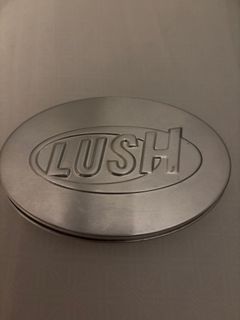 lush 鎂鹽按摩芭，連鐵盒64245834759170110