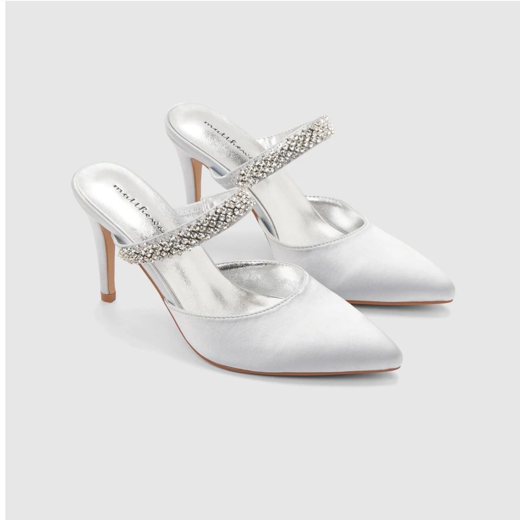 Matthews Potter Heels in Silver (Category: Heels) located in Manila. Submitted by tzui.dclutter (Listing ID 1371084966, Image 1). Description: Bought in SM store for ₱1999 Never used Size: 38 Mode of Payment: Gcash/Maya/BDO/Seabank/Gotyme Shipping via SDD (lalamove/grab) LBC or Gogoexpress Location: Valenzuela City Message for inquiries.
