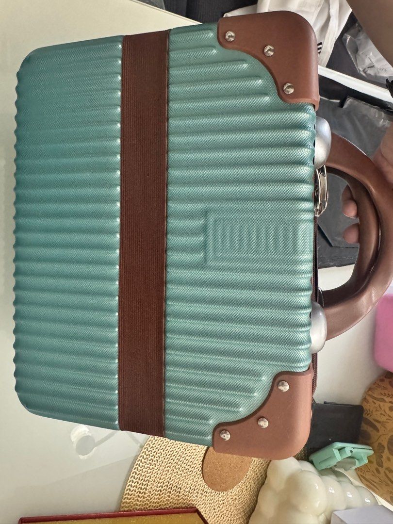 Mini Luggae (Category: Luxury Bags & Wallets) located in Quezon City. Submitted by itsnotmeitsu (Listing ID 1371313697, Image 3). Description: .