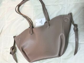（分類：）位於 。 由 jcholic 提交（商品編號 1359023026，圖片 1）。簡介： 。