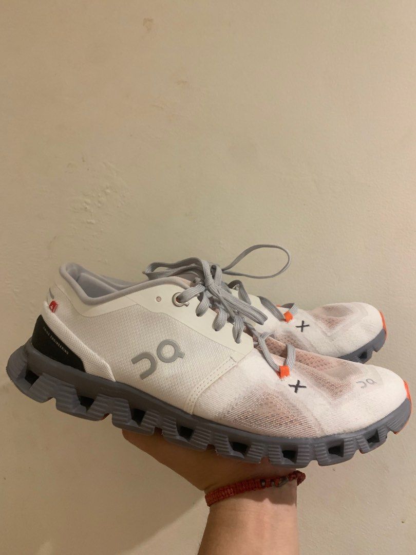On Cloud X 3 Authentic (Category: Sneakers) located in Manila. Submitted by moneymann888 (Listing ID 1371254829, Image 2). Description: Sf Buyer shoulder Fix price ‼️‼️‼️‼️‼️‼️‼️‼️‼️ Size 8.5 No Box Honest issue minor Heel drag and Sole replecement only.