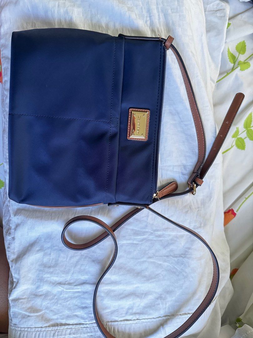 Original Calvin Klein Body Bag (Category: Luxury Bags & Wallets) located in Pasay City. Submitted by mscaoo (Listing ID 1371226612, Image 1). Description: .