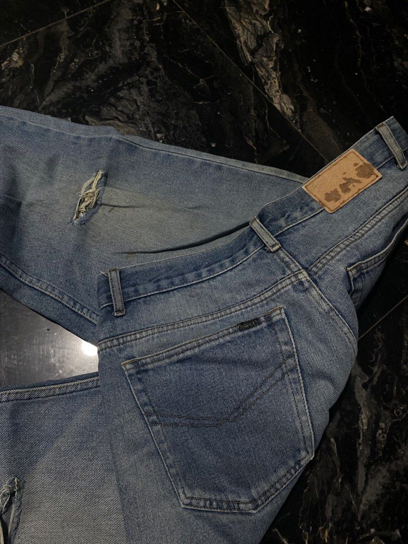 PADDOCKS DENIM PANTS (Category: Jeans) located in San Pablo. Submitted by genesisllo24149 (Listing ID 1371273367, Image 3). Description: PADDOCKS DENIM PANTS W - 34 L- 43 T- 13 LO- 8.5 ISSUE TATTERED CLAIM FOR ONLY 400 DISCLAIMER: - Please manage your expectations, posted items are preloved, used & thrifted -Actual color may vary due to lighting -All items needed to wash -Flaker will be posted.