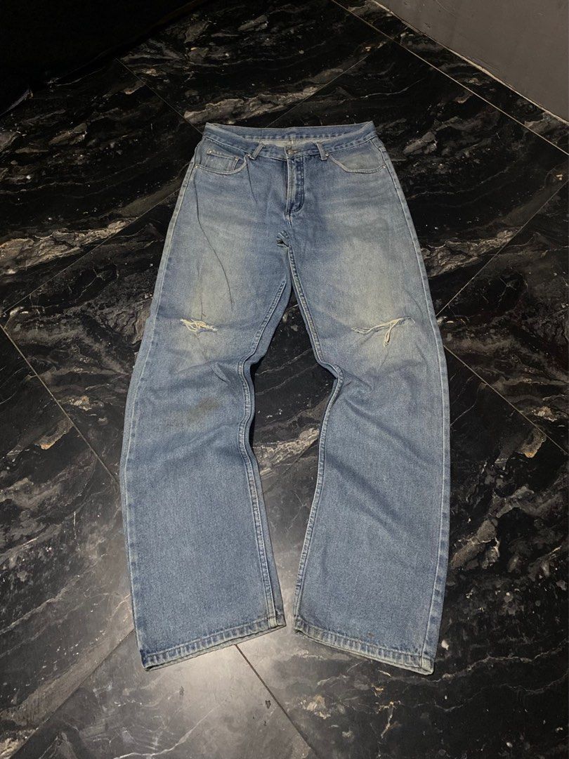 PADDOCKS DENIM PANTS (Category: Jeans) located in San Pablo. Submitted by genesisllo24149 (Listing ID 1371273367, Image 1). Description: PADDOCKS DENIM PANTS W - 34 L- 43 T- 13 LO- 8.5 ISSUE TATTERED CLAIM FOR ONLY 400 DISCLAIMER: - Please manage your expectations, posted items are preloved, used & thrifted -Actual color may vary due to lighting -All items needed to wash -Flaker will be posted.
