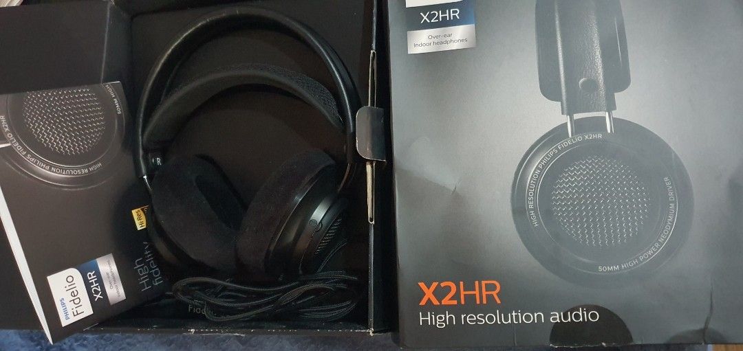 Philips fidelio x2hr (Category: Headphones & Headsets) located in Baguio. Submitted by neecanor.1 (Listing ID 1371245887, Image 1). Description: philips fidelio x2hr Hi-res Audio 50mm neodymium magnet driver RFS: Received a headphone gift...no need for two gadgets....