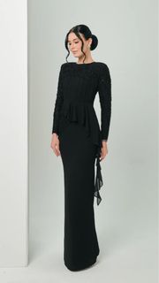 (Category: ) located in . Submitted by hhwardrobe (Listing ID 1371319232, Image 1). Description: .