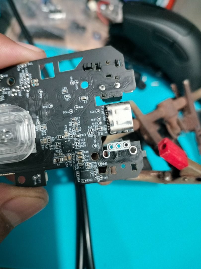Razer Gaming Mouse Repair (Category: Cables & Adaptors) located in Quezon City. Submitted by kyrex12 (Listing ID 1371183118, Image 3). Description: -500 fee for 2pcs optical clicker at linis -500 fee if roller issue -accept for shipping sa prefer nyong courier -accept GCASH and MAYA payment.