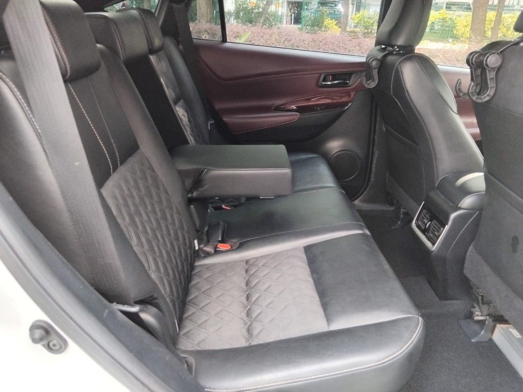 Rental (non phv)- Toyota Harrier 2.0 Premium with panoramic roof62887424658562114