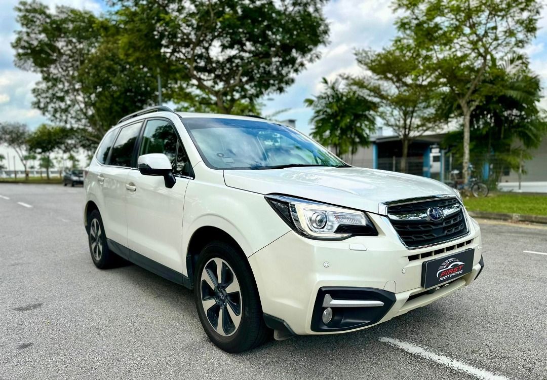 Subaru Forester 2.0i-L Sunroof (Category: Used Cars) located in Singapore. Submitted by firstmotoring88 (Listing ID 1371261917, Image 2). Description: Vehicle Features Smooth 2.0L boxer engine, CVT Lineartronic gearbox, AWD, 7 airbags, sports mode, x mode, dual climate aircon, cruise/traction control. Accessories Sunroof, multi functional steering wheel with paddle shifters, electronically adjustable seats, keyless start/stop and entry, roof rail