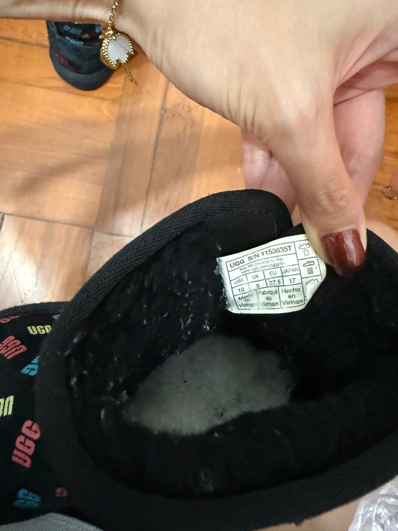 Ugg （分類：嬰兒及小童流行時尚）位於 Hong Kong。 由 yahoo18 提交（商品編號 1371320208，圖片 3）。簡介： 。