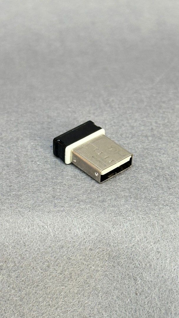 Usb (Category: Computer Parts) located in Singapore. Submitted by aleeshagirlmdd (Listing ID 1371340916, Image 3). Description: usb mouse.