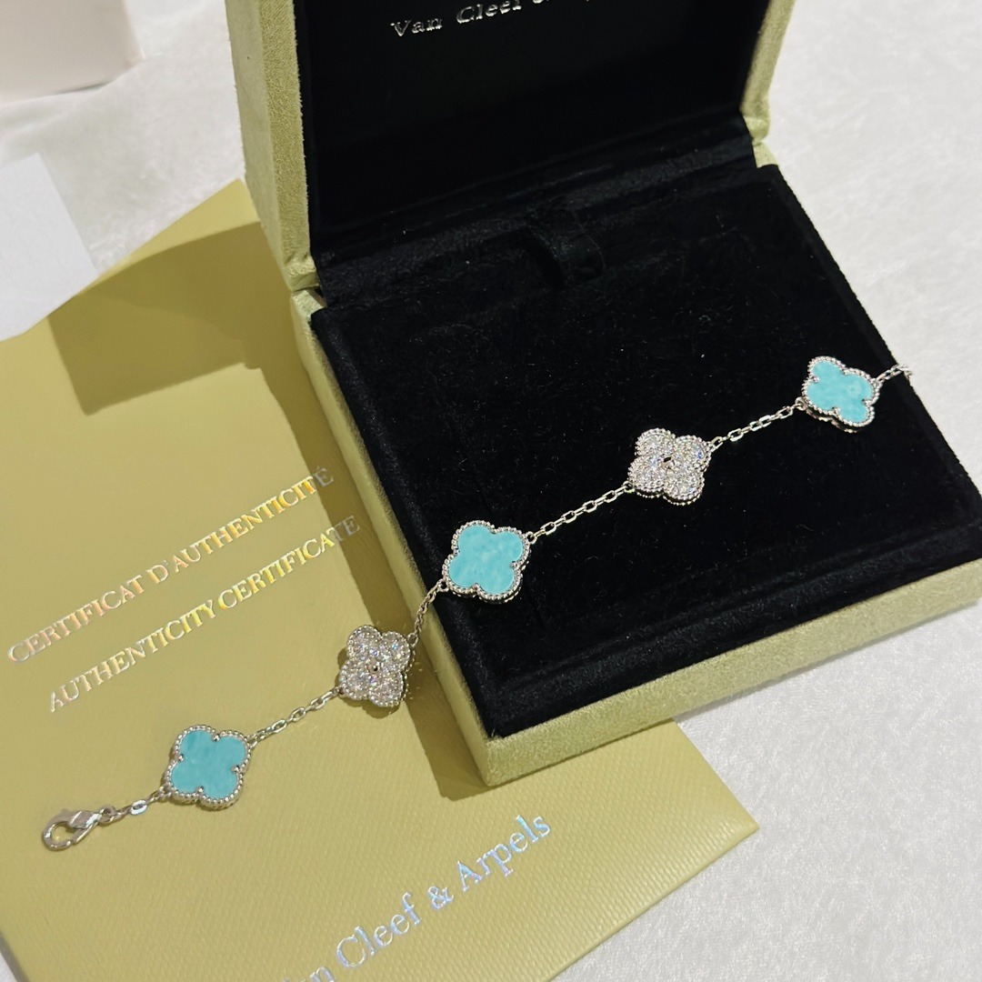 VCA Limited Edition Mint Blue Ribbon Diamond Four Leaf Clover Five ...