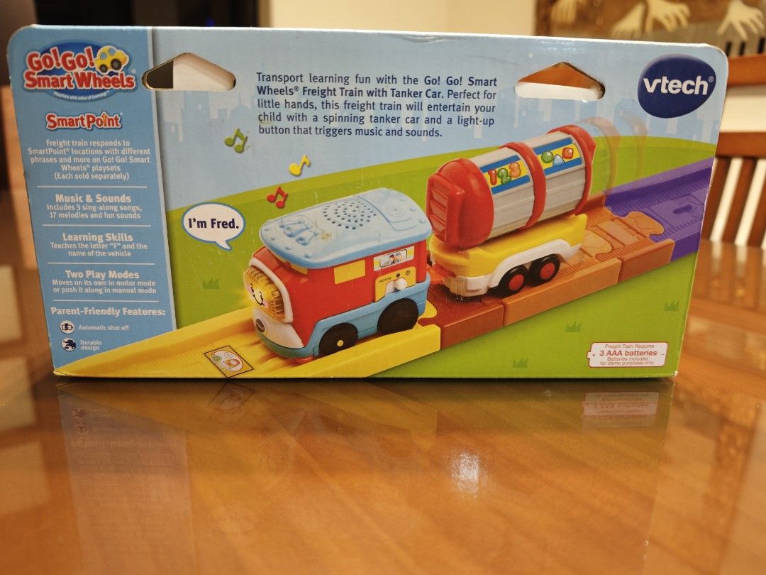 由 morbal (刊登 ID 1371193615，圖片 2) 提交，位於 新竹市 (Hsinchu City) 的 Vtech 二手 盒裝 電動登山爬坡火車組 (類別：嬰兒玩具)，說明：Vtech 二手 盒裝 電動登山爬坡火車組。 此火車除了可以在平面軌道上跑之外，還可以爬坡，輪胎有特殊齒輪設計可爬坡。。