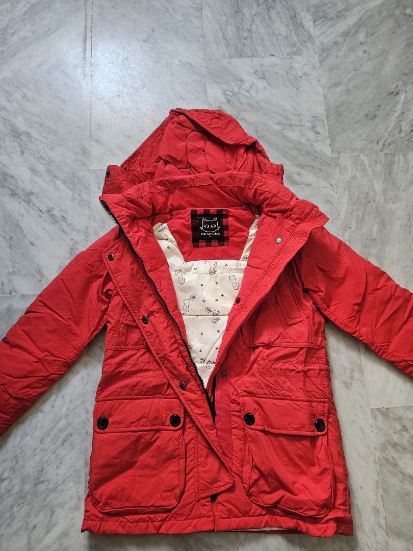Winter Jacket (Category: Coats, Jackets and Outerwear) located in Singapore. Submitted by ymt223 (Listing ID 1371175658, Image 2). Description: Wore once and in good condition..