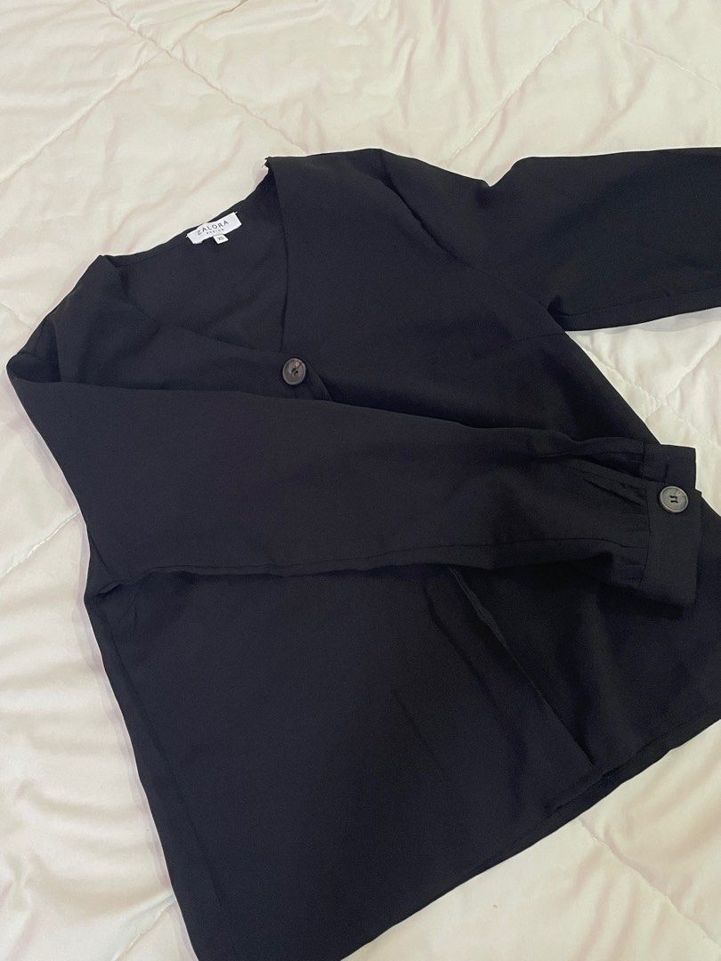zalora basic blouse (Category: Blouses) located in Sungai Petani. Submitted by ameliawy (Listing ID 1371273650, Image 1). Description: .