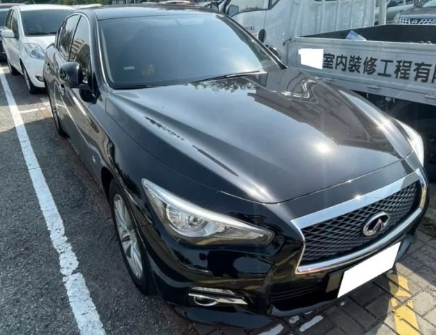 由 sweet970230581 (刊登 ID 1371417275，圖片 3) 提交，位於 台中市 (Taichung) 的 2016 Infiniti Q50 台中 黑色 2.0L 里程8萬💕甜甜價23萬💕 實車實價 車商勿擾 流動率快 快來預約 (類別：汽車出售)，說明：。