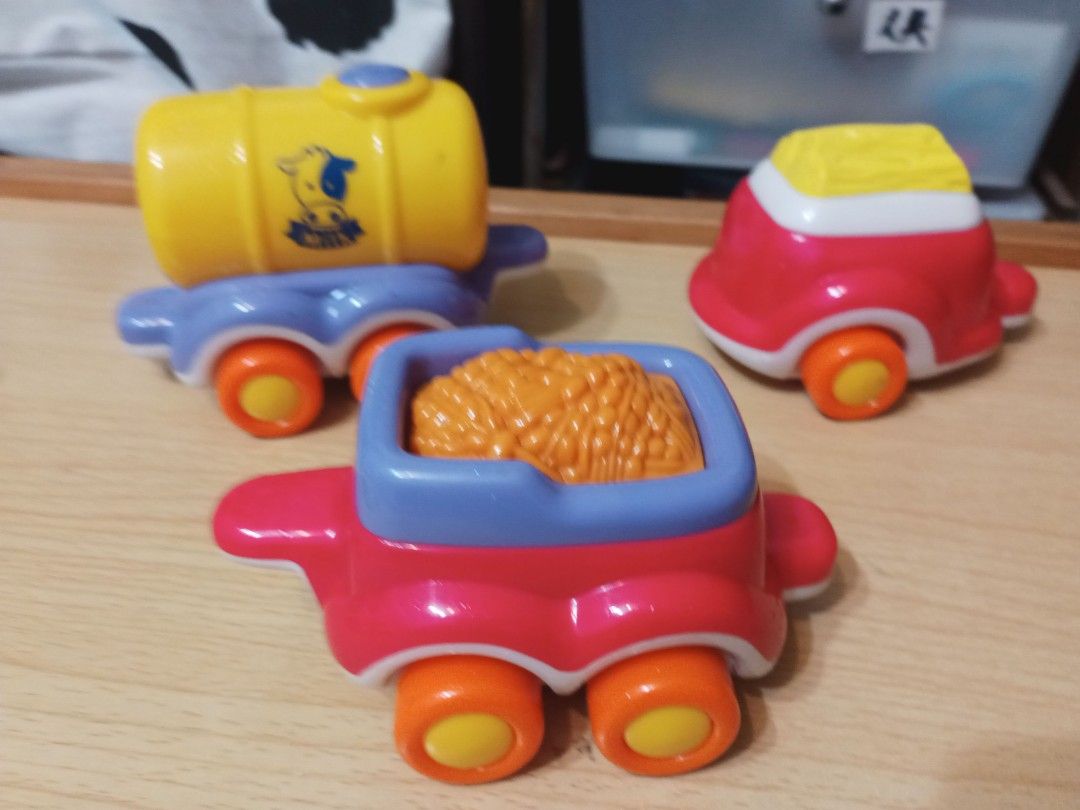由 hana57071200897 (刊登 ID 1371510208，圖片 1) 提交，位於 台北市 (Taipei) 的 食物車車 (類別：嬰兒玩具)，說明：3台一起68。