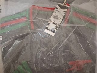 （分類：）位於 。 由 paiico 提交（商品編號 1371517889，圖片 1）。簡介： 。