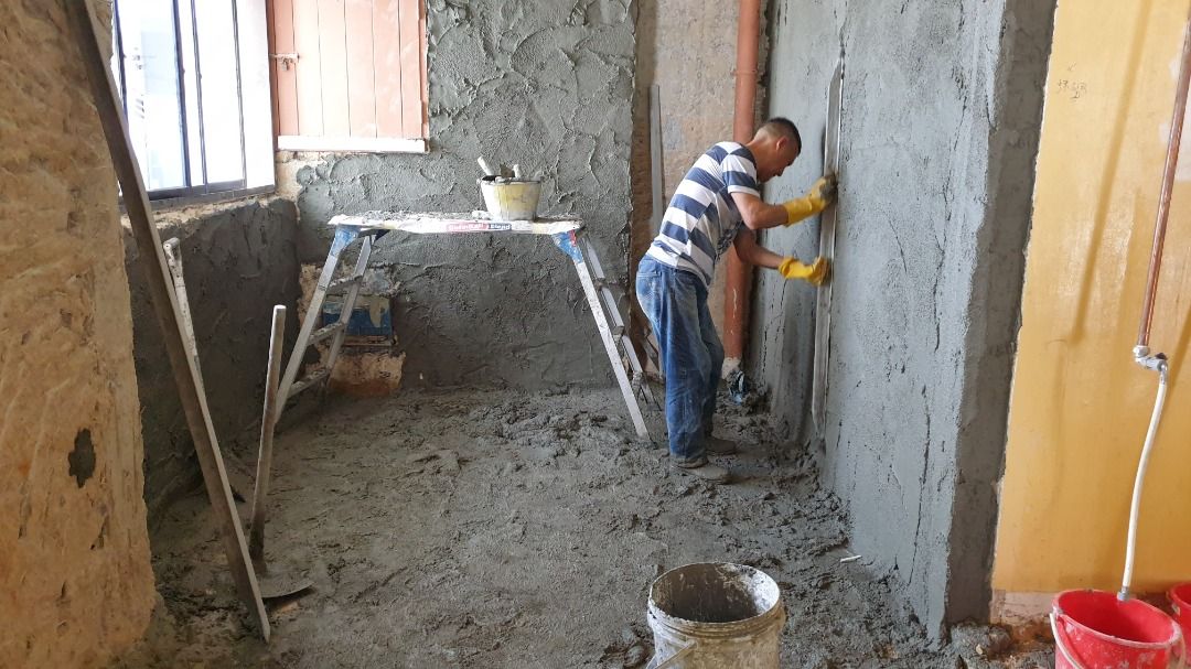 🛠️ Professional Renovation Services | Tiling, Plastering & Screeding62853066633346113