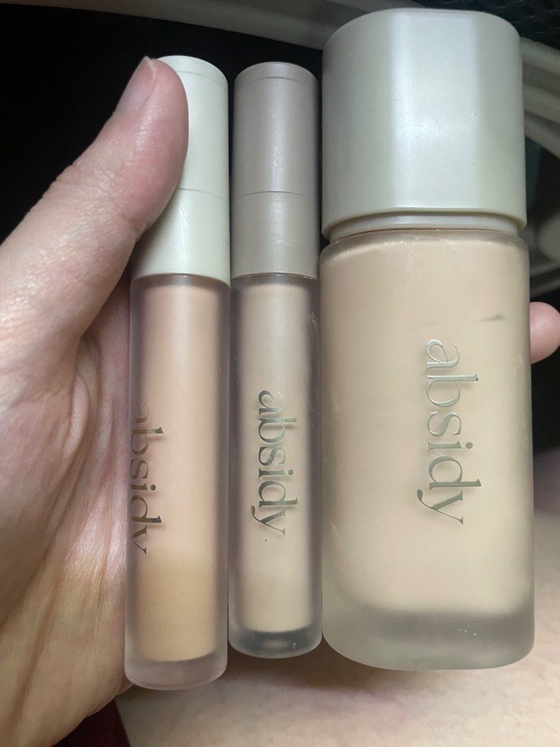 Absidy foundation, concealer and peach corrector set (Category: Makeup) located in Manila. Submitted by beababe123 (Listing ID 1371409284, Image 1). Description: Lp na po. If indiv price, foundation 400, concealer 350, peach corrector 350. 80-90% pa all .