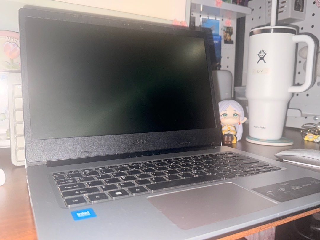 Acer Aspire 1 A114-33 (Category: Laptops & Notebooks) located in Singapore. Submitted by llennisllenn (Listing ID 1371543155, Image 1). Description: A simple laptop for school/work use! Selling off cheap as it is pre loved and has obvious scratches, but the laptop itself is working fine .