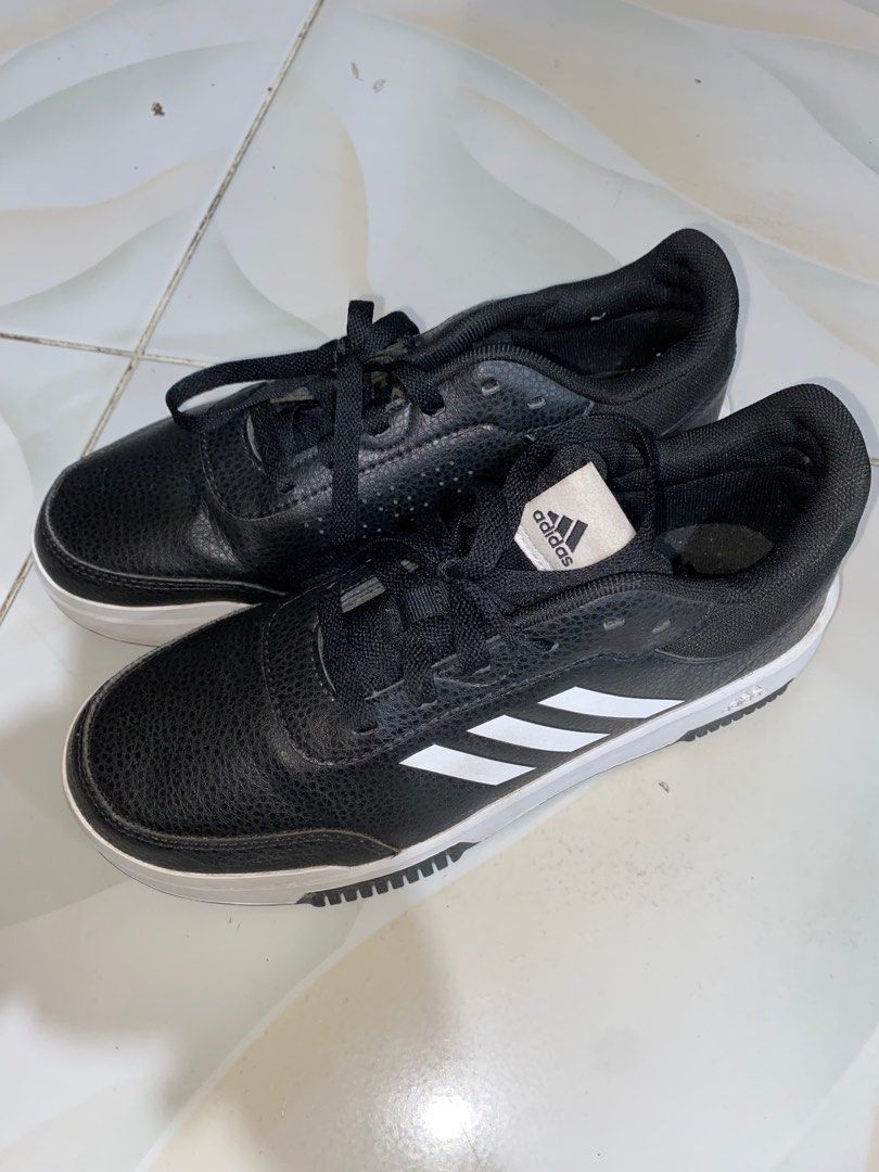 ADIDAS TENAUR SPORT BLACK (Category: Sneakers) located in Manila. Submitted by dclutt3r (Listing ID 1371397879, Image 2). Description: NO BOX LIKE NEW SIZE 6 1/2 US.