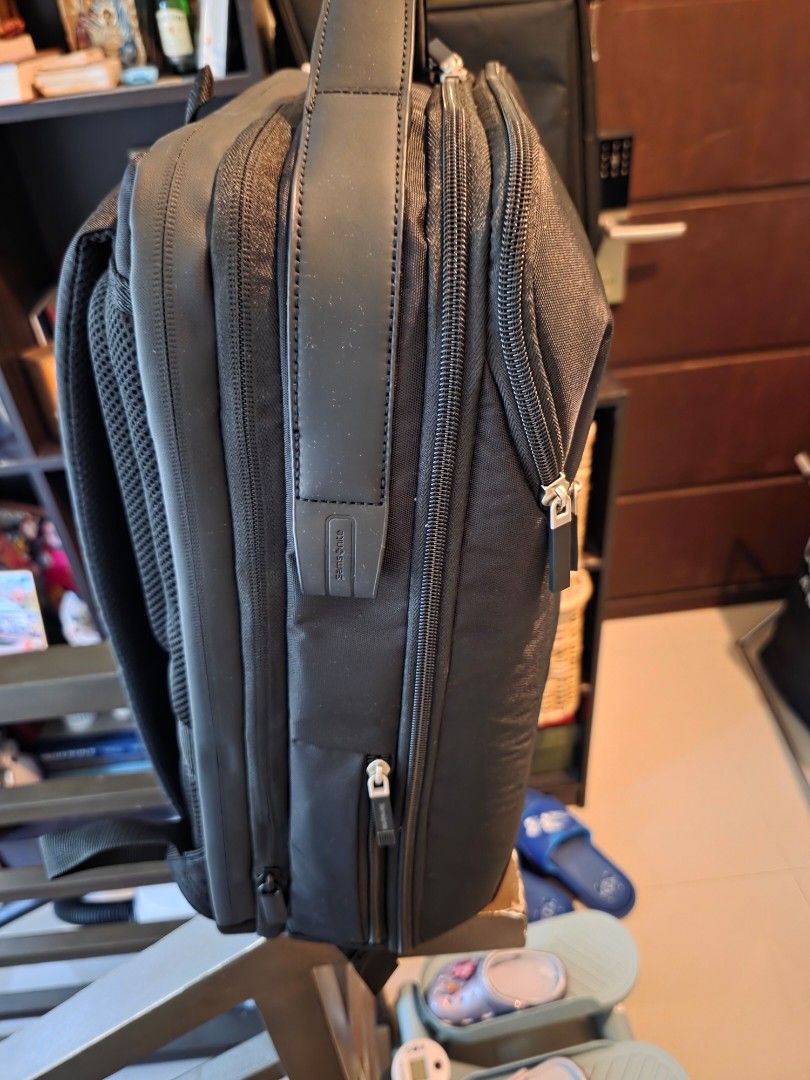 Brand new Samsonite backpack (Category: Backpacks) located in Binan City. Submitted by newfish_55a686 (Listing ID 1371461389, Image 3). Description: never been used given as a gift original price at the tag high quality airplane cabin size/carry on.