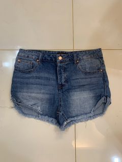 (Category: ) located in . Submitted by glamthrift (Listing ID 1371462564, Image 1). Description: .