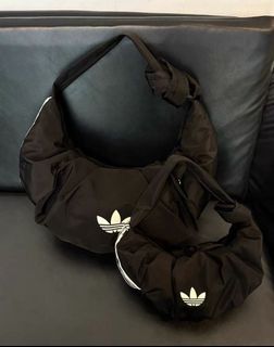 (Category: ) located in . Submitted by fashion.luxe (Listing ID 1371447310, Image 1). Description: .